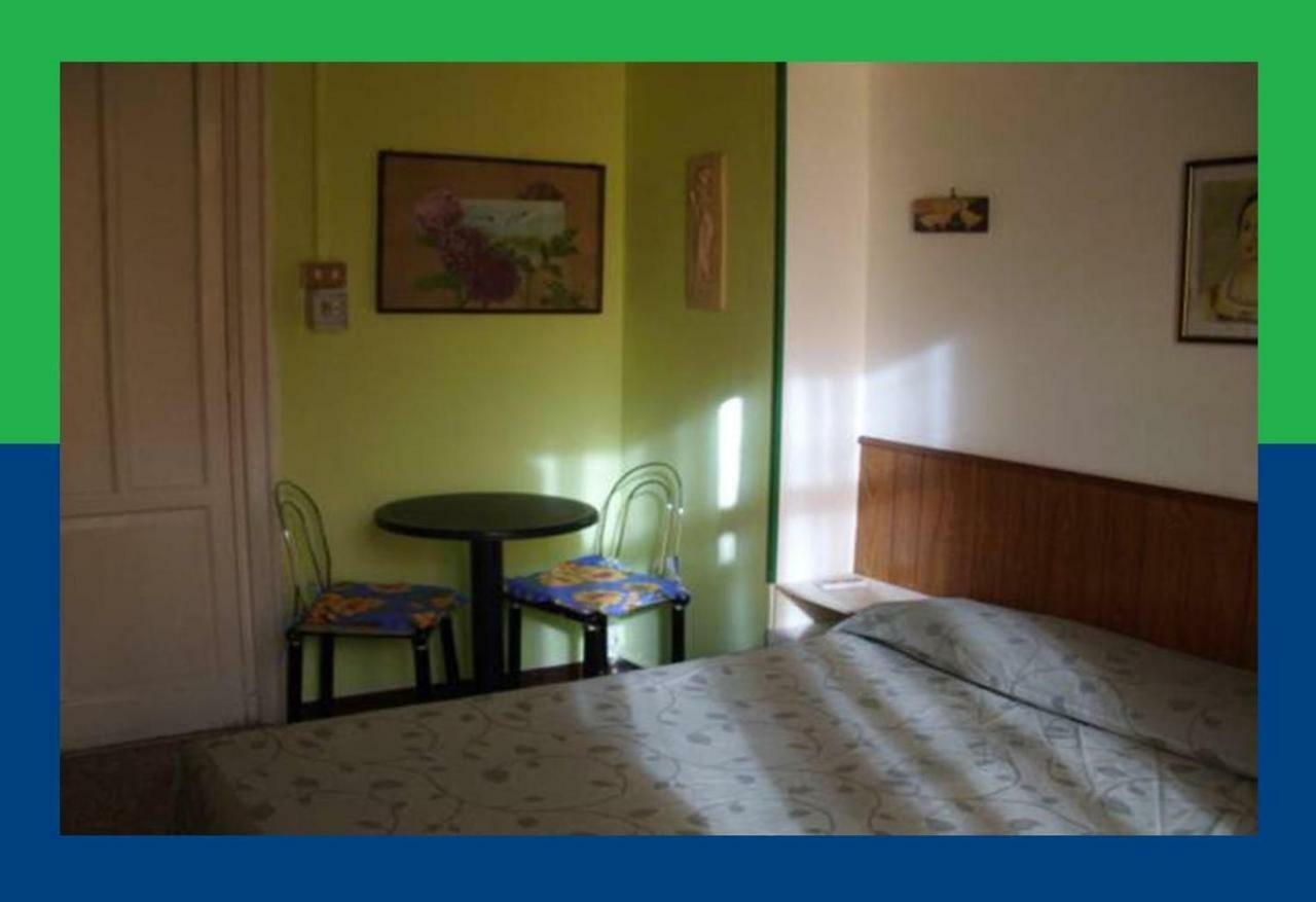 Homestay Santa Oliva *